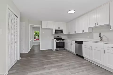 Kitchen - 403 Dunham Massie Dr, Hampton, VA 23669 photo 3 of 3