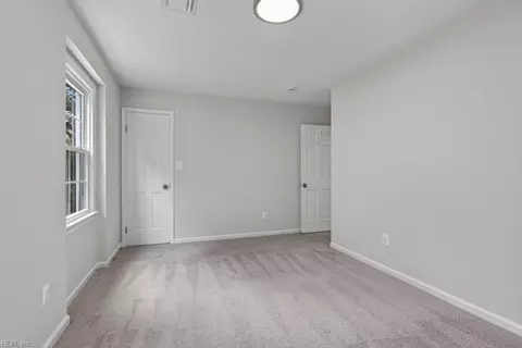 Bedroom - 403 Dunham Massie Dr, Hampton, VA 23669 photo 9 of 10