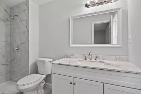 Bath - 403 Dunham Massie Dr, Hampton, VA 23669 photo 1 of 4