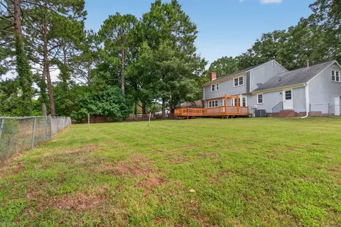 Exterior - 403 Dunham Massie Dr, Hampton, VA 23669 photo 3 of 11