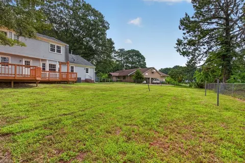 Exterior - 403 Dunham Massie Dr, Hampton, VA 23669 photo 5 of 11