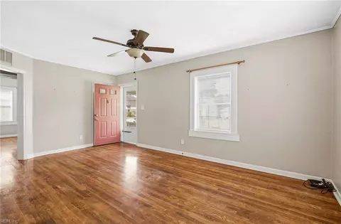 Living - 342 Darby Ave, Hampton, VA 23663 photo 6 of 8