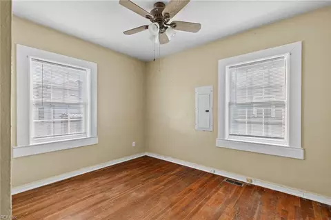 Bedroom - 342 Darby Ave, Hampton, VA 23663 photo 3 of 4
