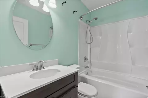 Bath - 342 Darby Ave, Hampton, VA 23663 photo 1 of 2