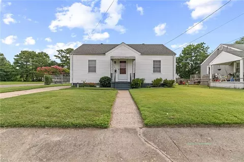 Exterior - 342 Darby Ave, Hampton, VA 23663 photo 1 of 7
