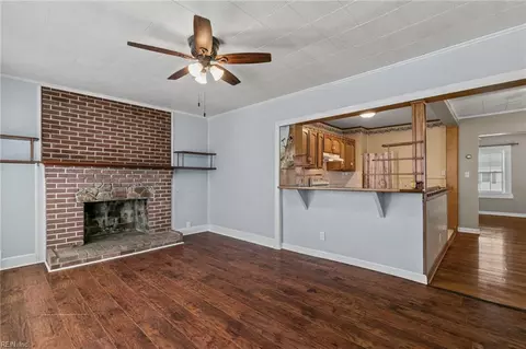 Living - 342 Darby Ave, Hampton, VA 23663 photo 4 of 8
