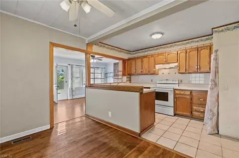 Kitchen - 342 Darby Ave, Hampton, VA 23663 photo 1 of 3