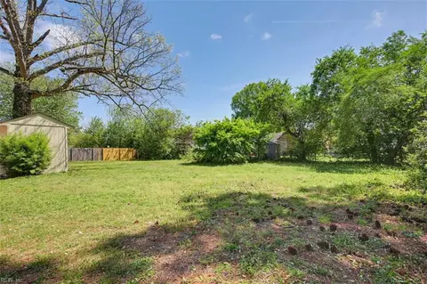 Exterior - 319 Pasture Ln, Hampton, VA 23663 photo 5 of 5