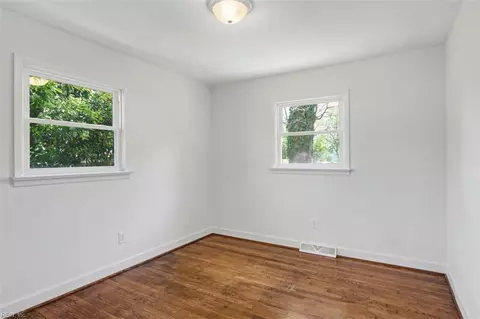 Bedroom - 319 Pasture Ln, Hampton, VA 23663 photo 5 of 6