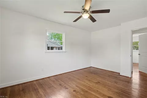 Bedroom - 319 Pasture Ln, Hampton, VA 23663 photo 4 of 6