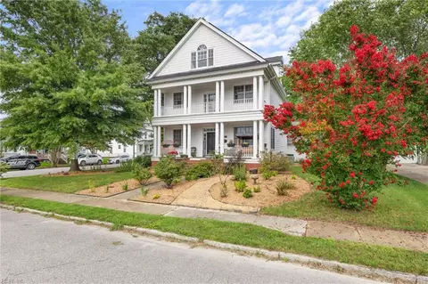 51 Armstrong St, Portsmouth, VA 23704