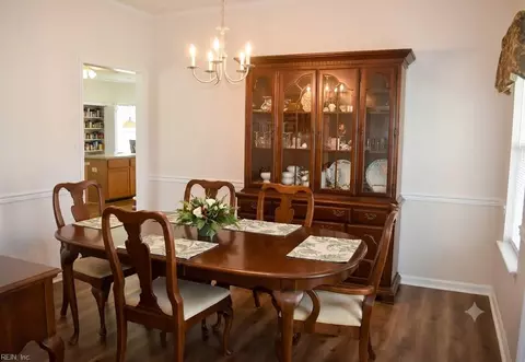 Dining - 6 Bounty Cir, Hampton, VA 23669 photo 2 of 3