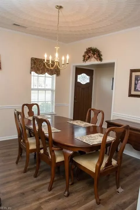 Dining - 6 Bounty Cir, Hampton, VA 23669 photo 3 of 3