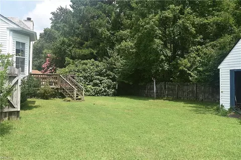 Exterior - 6 Bounty Cir, Hampton, VA 23669 photo 5 of 6