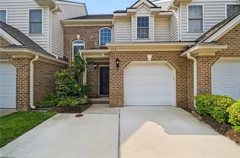 114 Bluff Ter, Newport News, VA 23602
