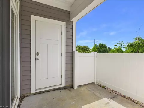 Exterior - 1111 Celia Ct, Hampton, VA 23666 photo 5 of 6