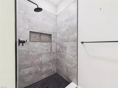 Bath - 1111 Celia Ct, Hampton, VA 23666 photo 3 of 3