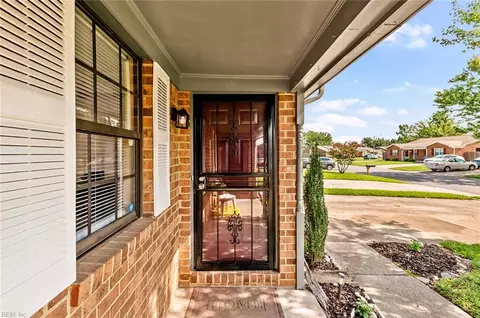 6125 Brookwood Dr #B, Suffolk, VA 23435