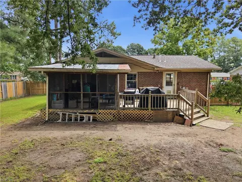 Exterior - 2953 E Point Dr, Chesapeake, VA 23321 photo 2 of 2