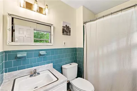 Bath - 2953 E Point Dr, Chesapeake, VA 23321 photo 1 of 2