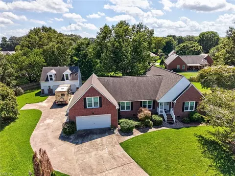 321 Saint Brie E, Suffolk, VA 23435
