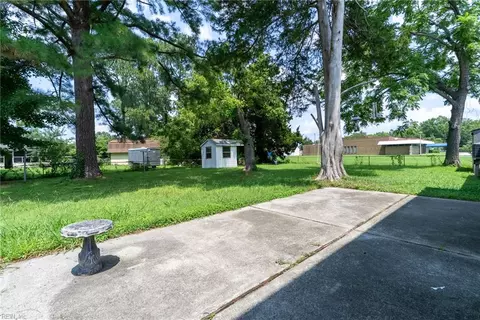 Exterior - 85 Tide Mill Ln, Hampton, VA 23666 photo 3 of 10