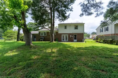 Exterior - 85 Tide Mill Ln, Hampton, VA 23666 photo 6 of 10