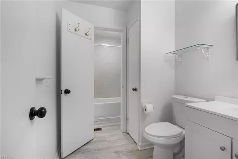 Bath - 85 Tide Mill Ln, Hampton, VA 23666 photo 1 of 5