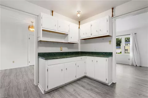 Kitchen - 85 Tide Mill Ln, Hampton, VA 23666 photo 2 of 3