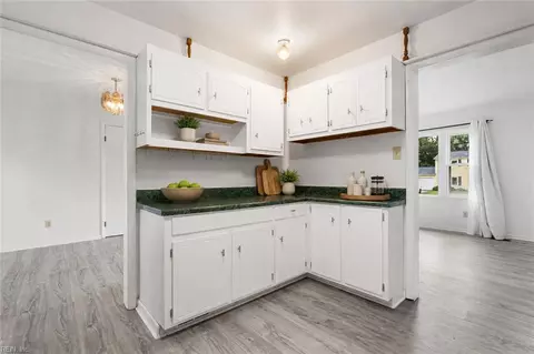 Kitchen - 85 Tide Mill Ln, Hampton, VA 23666 photo 2 of 5