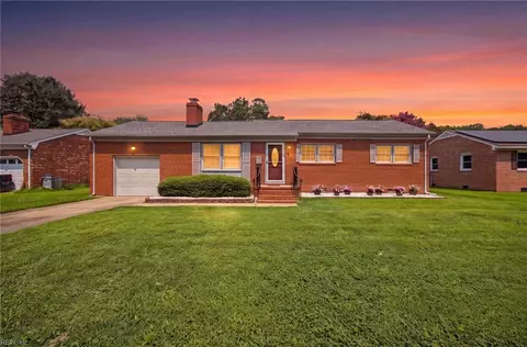 106 Opal Dr, Newport News, VA 23602