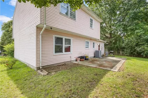 Exterior - 13 Royston Dr, Hampton, VA 23669 photo 5 of 6