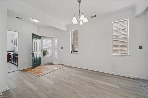 Entry Way - 25 Lavender Trce, Hampton, VA 23663 photo 2 of 4