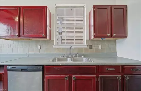 Kitchen - 25 Lavender Trce, Hampton, VA 23663 photo 3 of 3