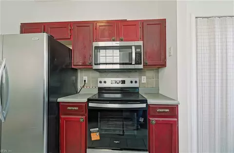 Kitchen - 25 Lavender Trce, Hampton, VA 23663 photo 2 of 3