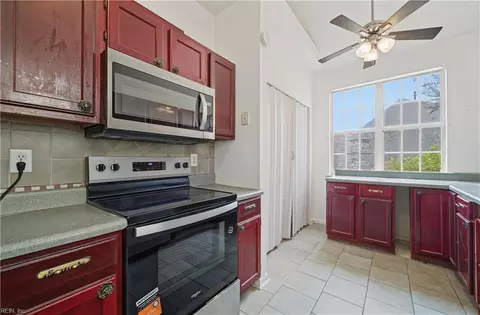 Kitchen - 25 Lavender Trce, Hampton, VA 23663 photo 1 of 3
