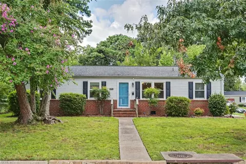 174 Mark Twain Dr, Newport News, VA 23602