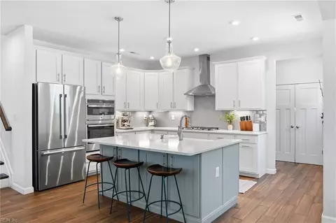 Kitchen - 35 E Berkley Dr, Hampton, VA 23663 photo 3 of 4