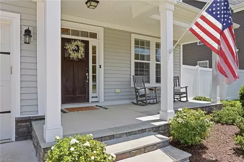 Exterior - 35 E Berkley Dr, Hampton, VA 23663 photo 2 of 4