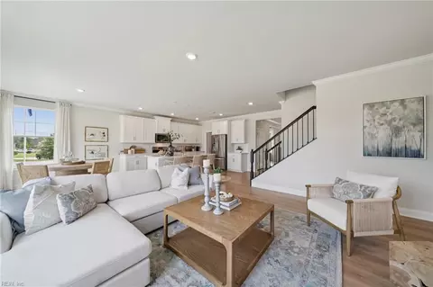 Living - 321 Riverview Rd, Chesapeake, VA 23322 photo 1 of 1
