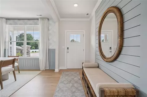 Entry Way - 321 Riverview Rd, Chesapeake, VA 23322 photo 1 of 9