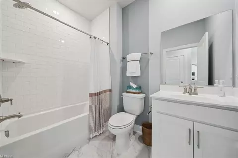 Bath - 321 Riverview Rd, Chesapeake, VA 23322 photo 1 of 4