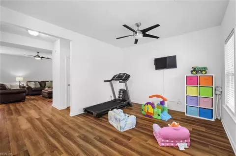 Entry Way - 3145 Codorus St, Chesapeake, VA 23323 photo 4 of 6