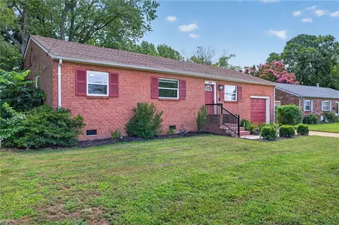 Exterior - 478 Duchess Ct, Hampton, VA 23669 photo 2 of 6