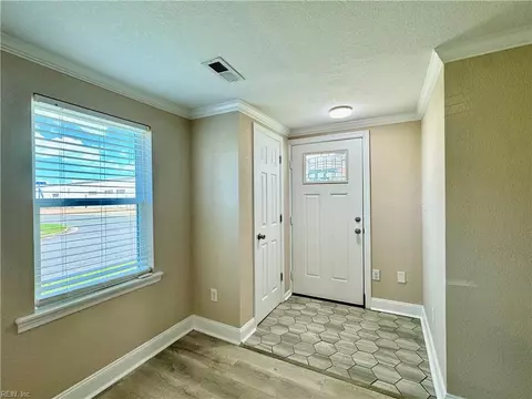 Entry Way - 739 Childs Ave, Hampton, VA 23661 photo 1 of 3