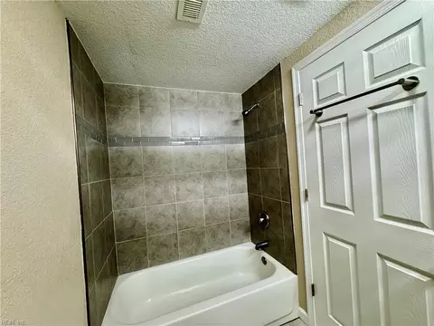 Bath - 739 Childs Ave, Hampton, VA 23661 photo 4 of 4