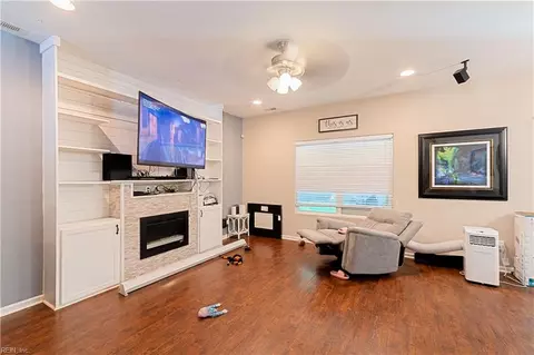 Living - 5206 Texas Ave, Norfolk, VA 23513 photo 1 of 2