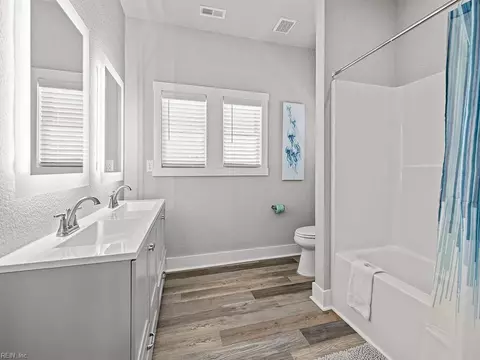 Bath - 1036 Hampton St, Corolla, NC 27927 photo 6 of 7