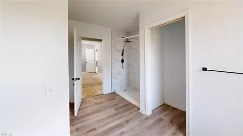 Entry Way - 45 Salem St, Hampton, VA 23669 photo 10 of 11