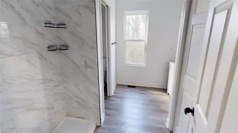Entry Way - 45 Salem St, Hampton, VA 23669 photo 7 of 11